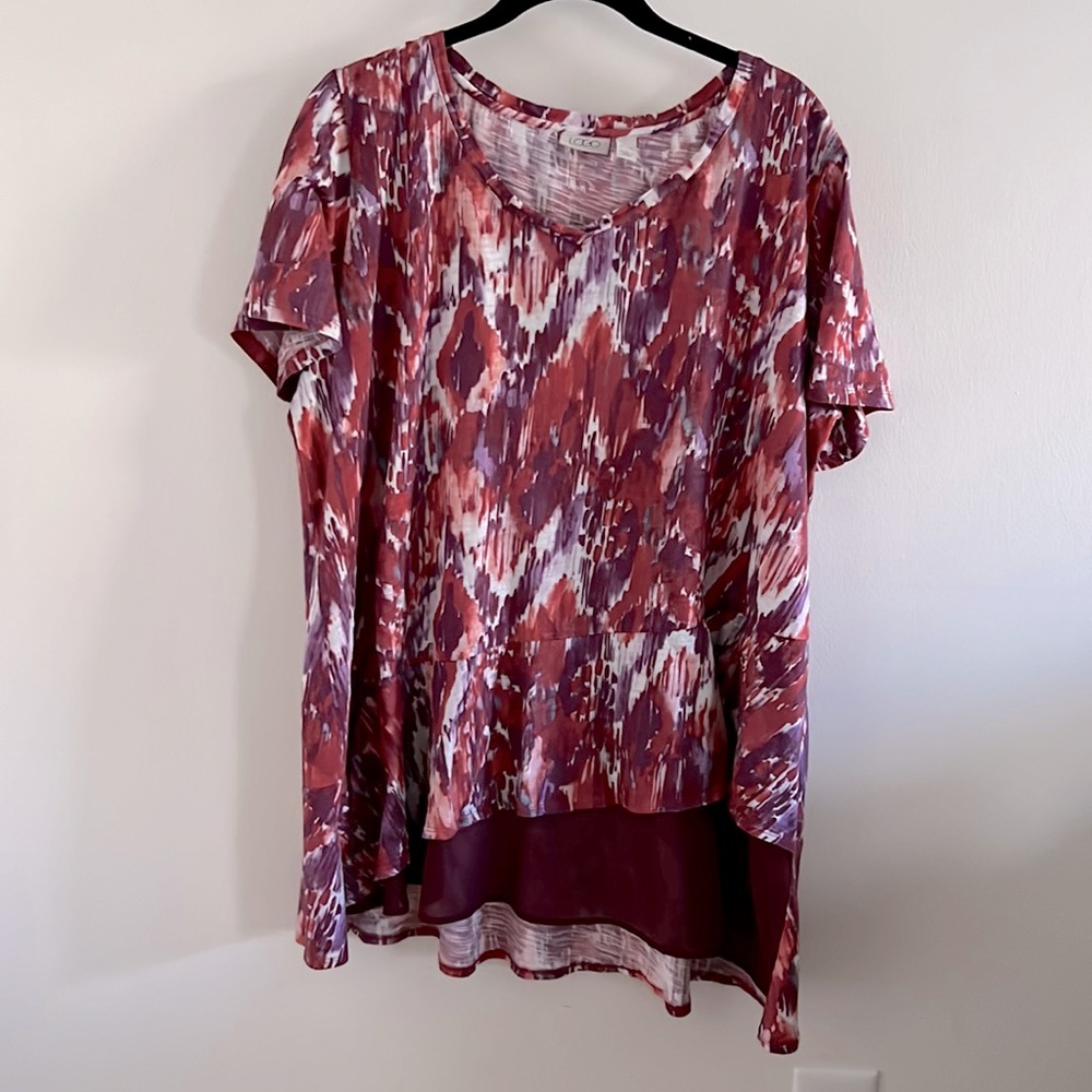 LOGO by Lori Goldstein Asymmetrical Hem Top - EUC